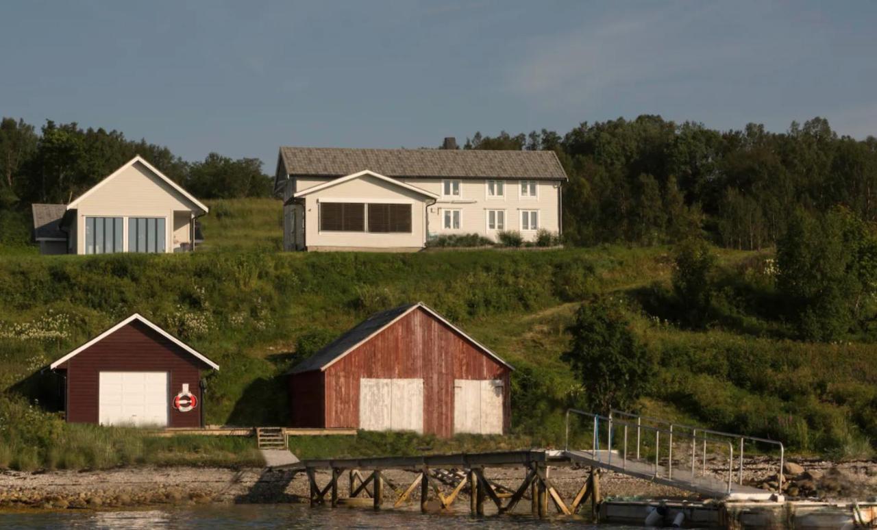 Nice Little House Right By The Sea, Stunning View Rensa 外观 照片