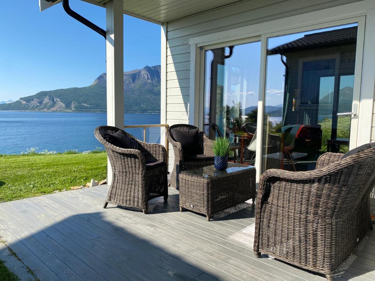 Nice Little House Right By The Sea, Stunning View Rensa 外观 照片